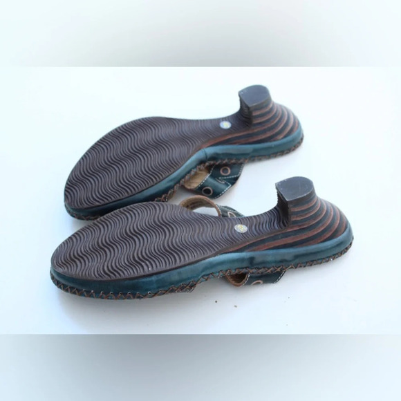 Spring Step sandals - Picture 10 of 12